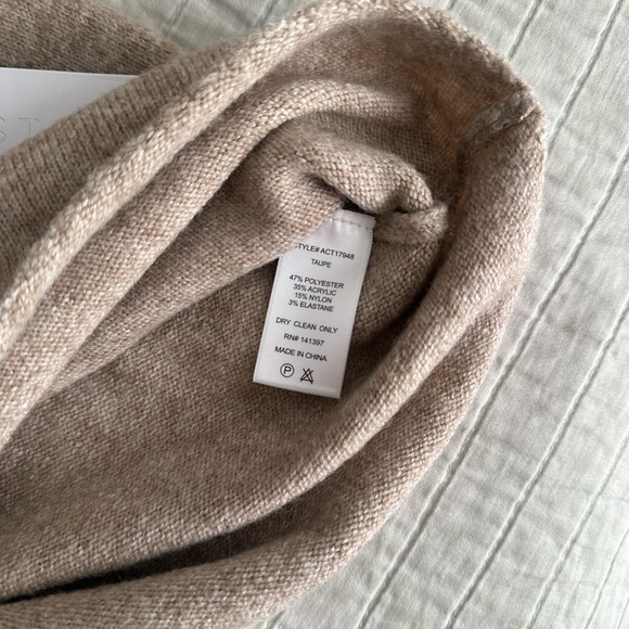 ASTR the Label Cosima One Shoulder Sweater Medium M - Picture 5 of 8